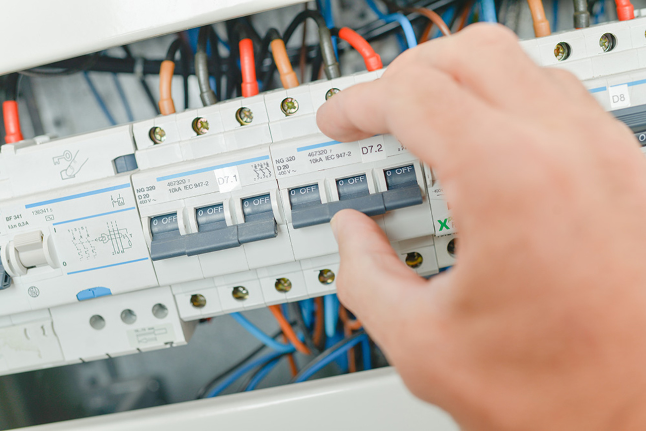 Elektro­installation bei Palm Elektroservice in Altenburg